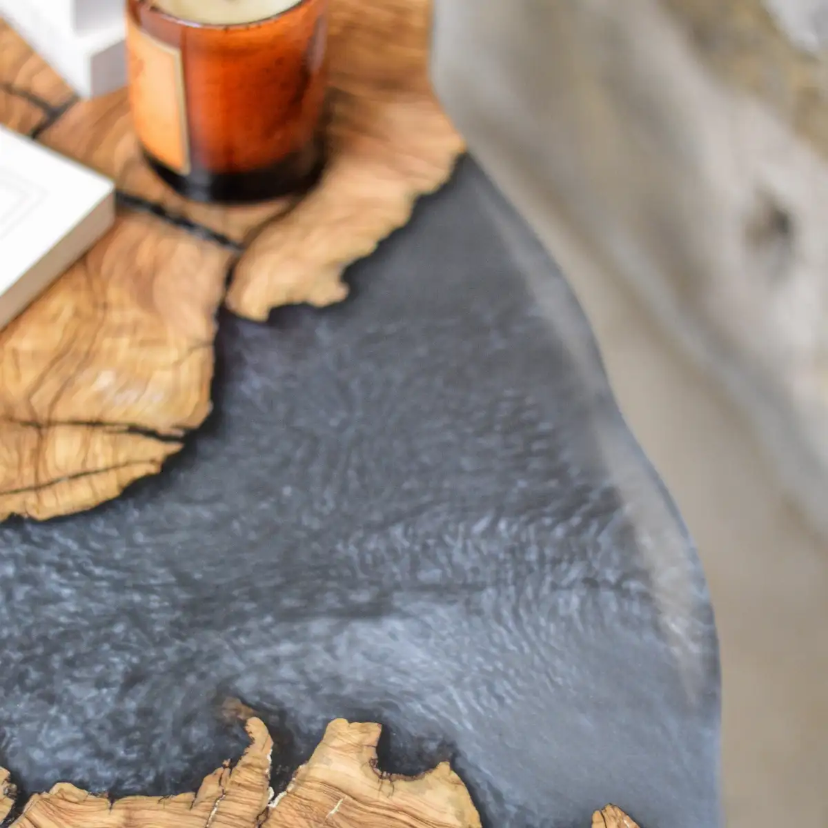Table "Silver Oval"