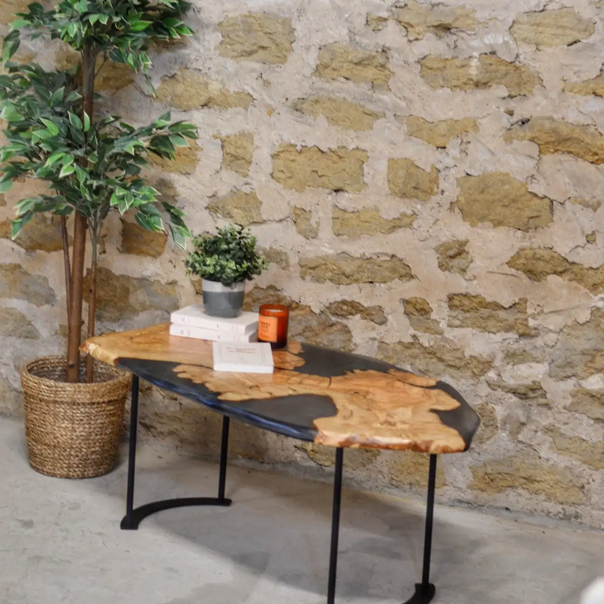 Table "Silver Oval"